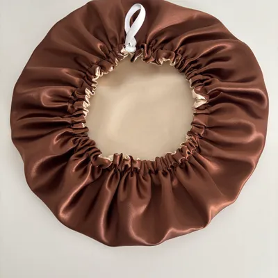 Bonnet en satin double face , taille L